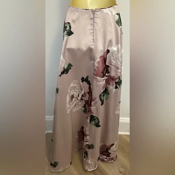 Jodi Kristopher Pink and Cream Floral Maxi Skirt - Picture 2 of 9